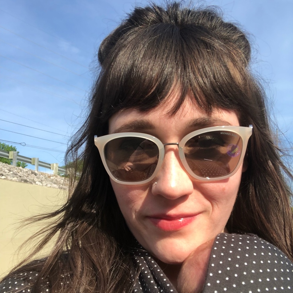 Meet your Posher, Leah